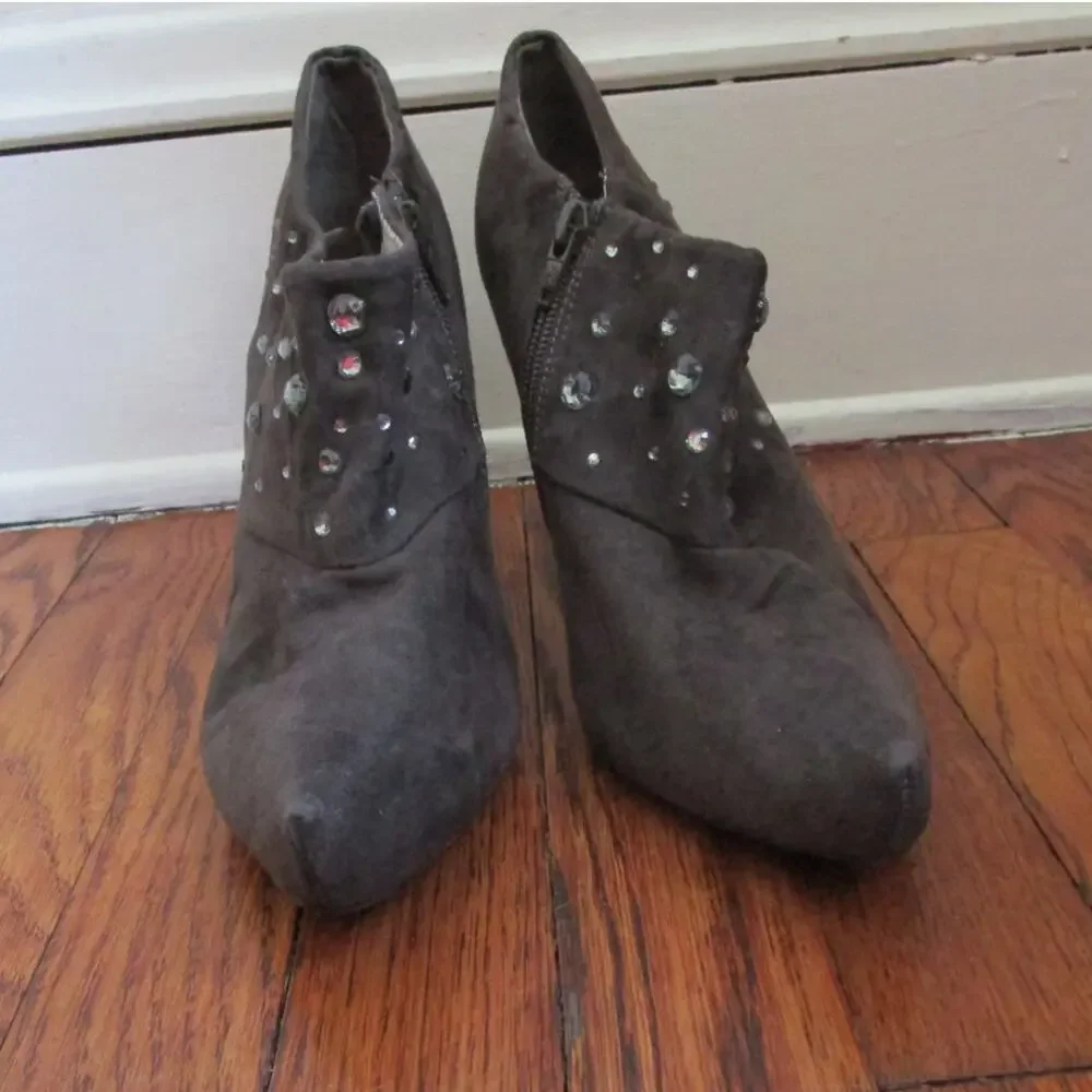 Rhinestone Ankle Booties Gray Faux Suede Heels Size 9 Kathy Van Zeeland